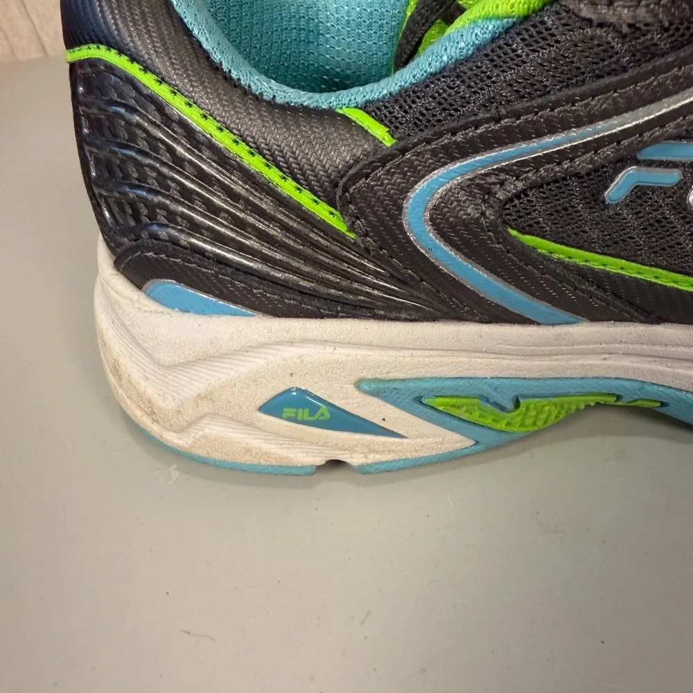 Fila Windshift Women’s Sneakers. Size‎ 9